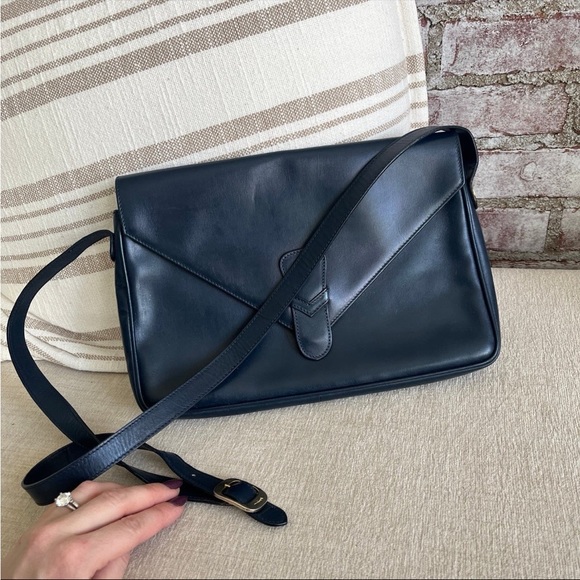 Salvatore Ferragamo Vintage Navy Handbag Crossbody bag - Picture 2 of 11